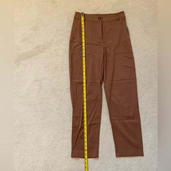 RW&Co High-Waisted Cargo Tapered Pant - Picture 4 of 5
